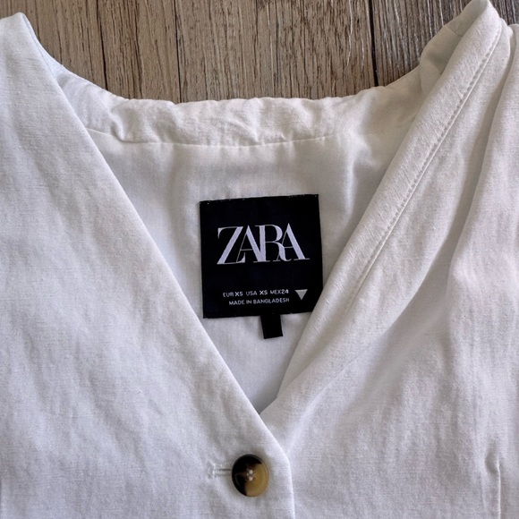 Zara Ivory Buttoned Top - Picture 2 of 3